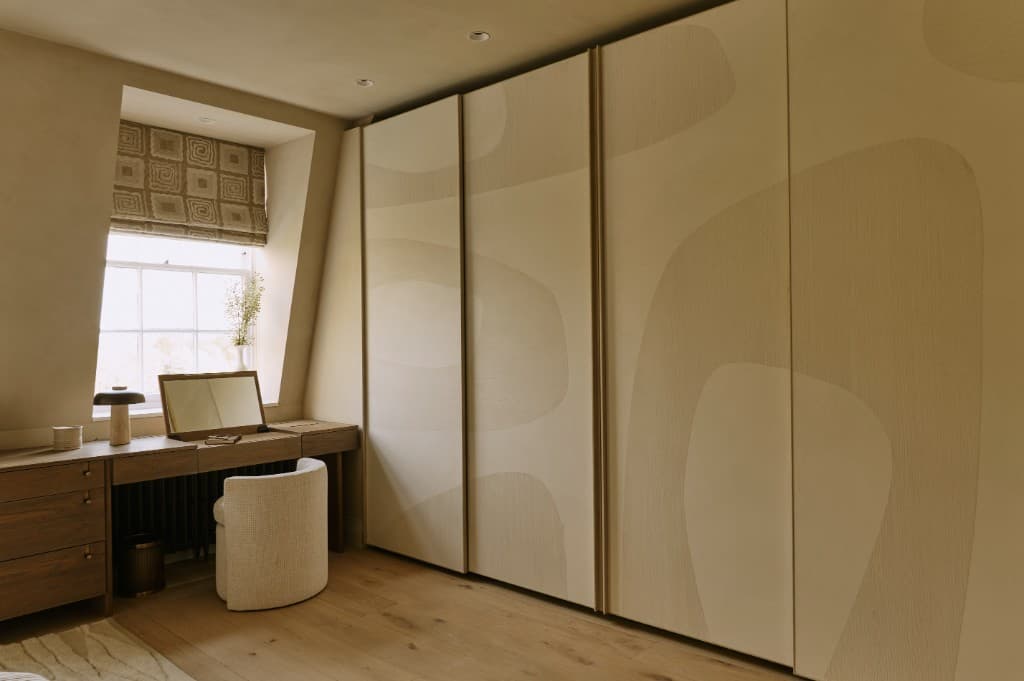 Contemporary Family Home — photo 1